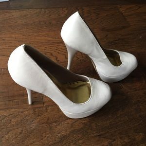 Beige Pumps SZ 6